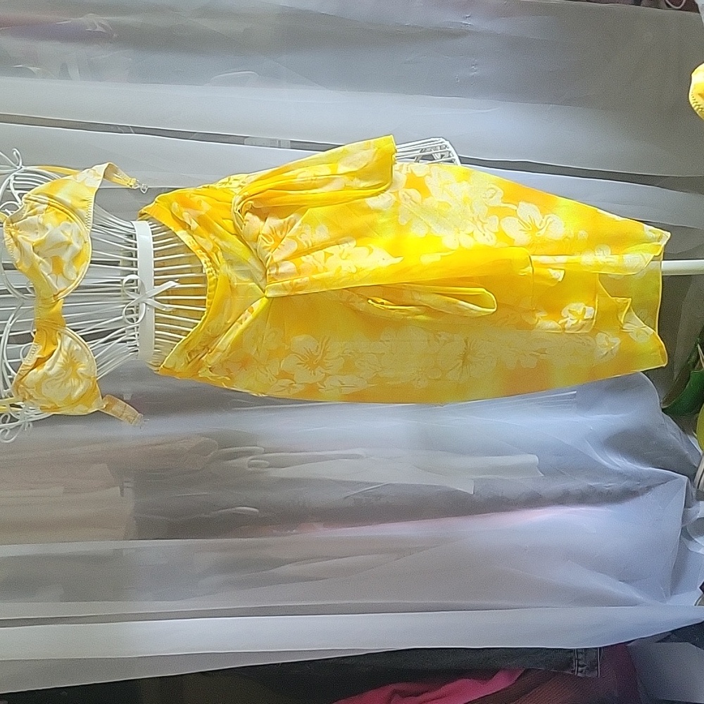 3-piece yellow/white bikini set by France